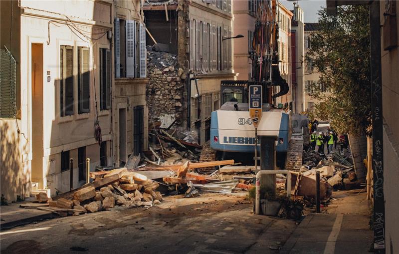 Marseille: Pronađena dva tijela pod ruševinama, nastavlja se potraga za šest osoba