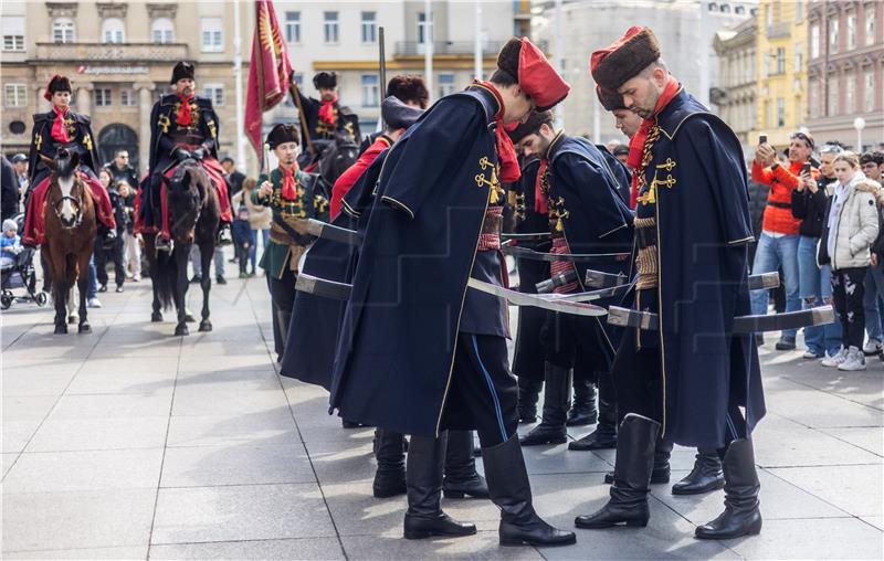 Svečana smjena straže Kravat pukovnije