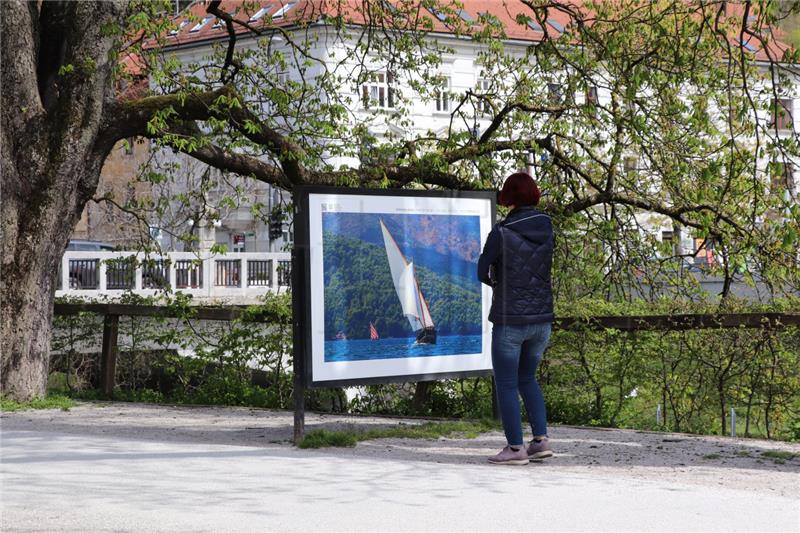 Ljubljana: Izložba fotografija brodica "Hrvatska – tamo gdje jedra pričaju priče“