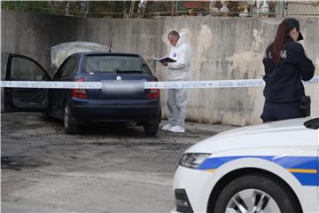 Solin: Požar na parkiranom automobilu