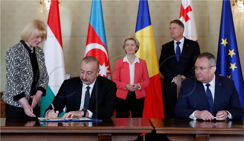 Aliyev offers Balkans secure Azeri gas supply