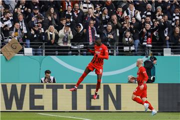 Bundesliga: Eintracht - Borussia (M) 1-1, ozljeda Jakića