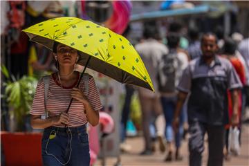 INDIA WEATHER HEAT WAVE WARNING