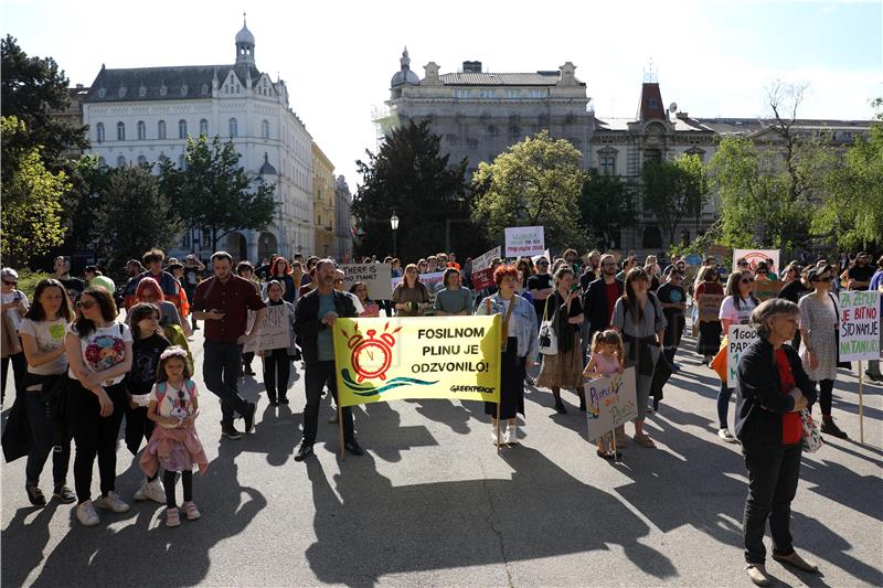 Prosvjed "Dignimo glas, ne temperaturu"