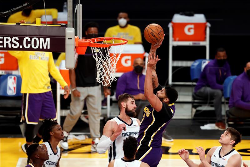 NBA: Lakersi vode protiv Memphisa