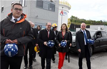 Foreign ministers of Croatia, Austria and Slovenia visit LNG terminal