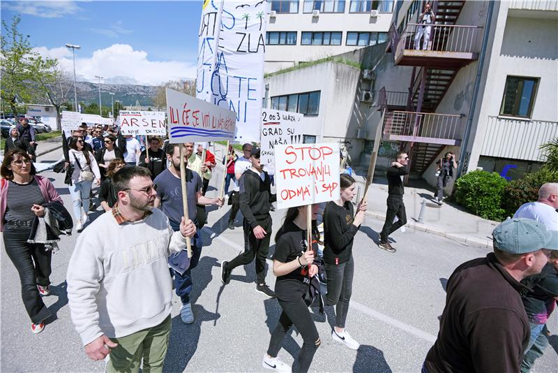 Prosvjed stanovnika Brda ispred Državnog inspektorata