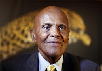 Harry Belafonte, koji je kombinirao glazbu, glumu i aktivizam, umro u 96.