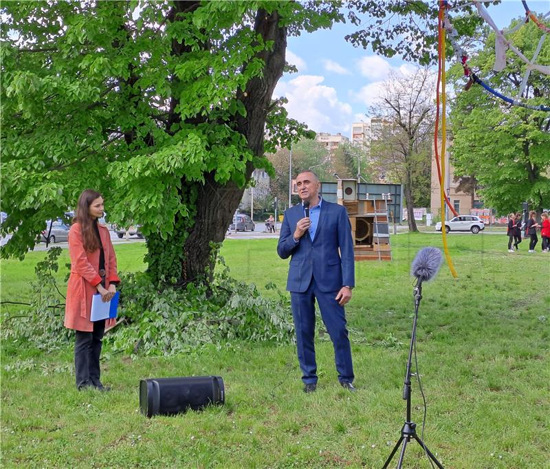 U Osijeku izložba skulptura od recikliranog otpada