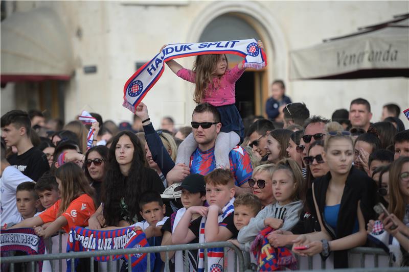 Doček juniora Hajduka na Rivi