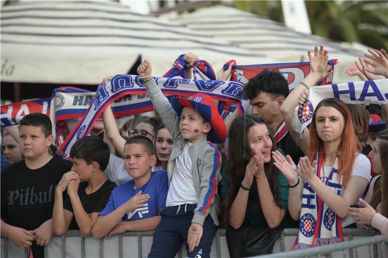 Doček juniora Hajduka na Rivi