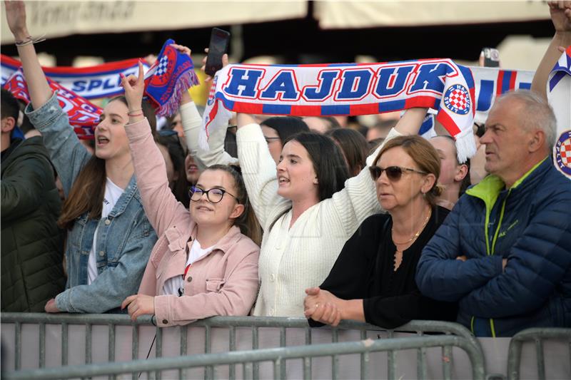 Doček juniora Hajduka na Rivi