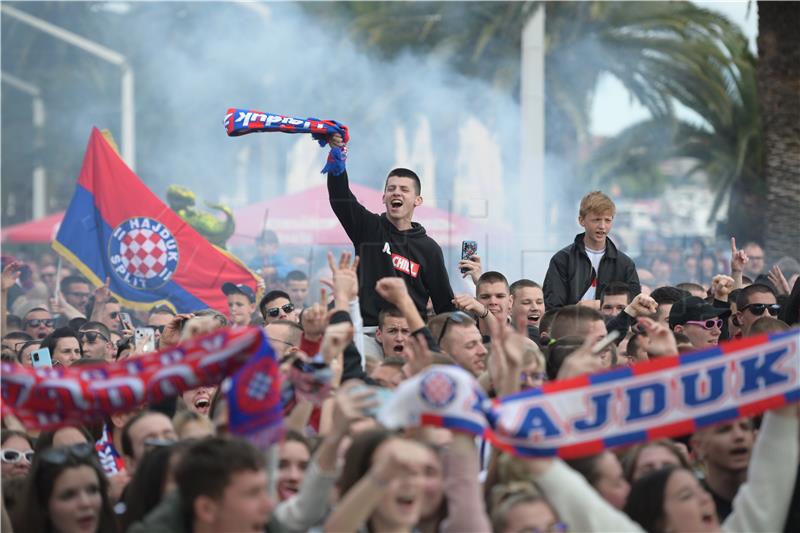 Doček juniora Hajduka na Rivi