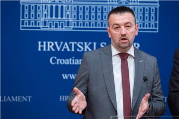 Konferencija za medije Kluba zastupnika Hrvatskih suverenista