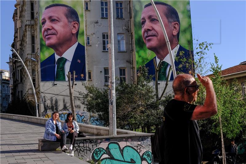 Erdogan otkazao predizborne skupove zbog "lakše bolesti"