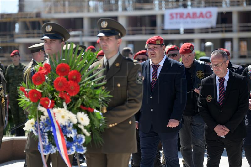 Predsjednik na svečanoj prisezi i dodjeli beretki pripadnicima 3. mehanizirane bojne 