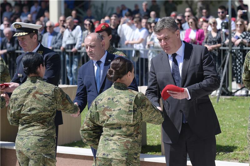 Predsjednik na svečanoj prisezi i dodjeli beretki pripadnicima 3. mehanizirane bojne 