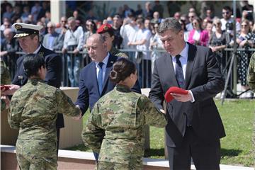 Predsjednik na svečanoj prisezi i dodjeli beretki pripadnicima 3. mehanizirane bojne 