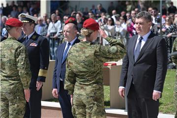 Predsjednik na svečanoj prisezi i dodjeli beretki pripadnicima 3. mehanizirane bojne 