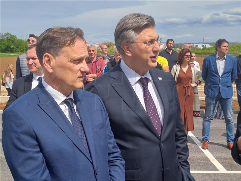 Plenković na svečanosti primopredaje ključeva stanarima POS-ovih stanova