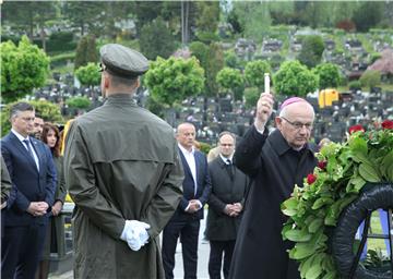 Plenković položio vijenac na grobu Gojka Šuška