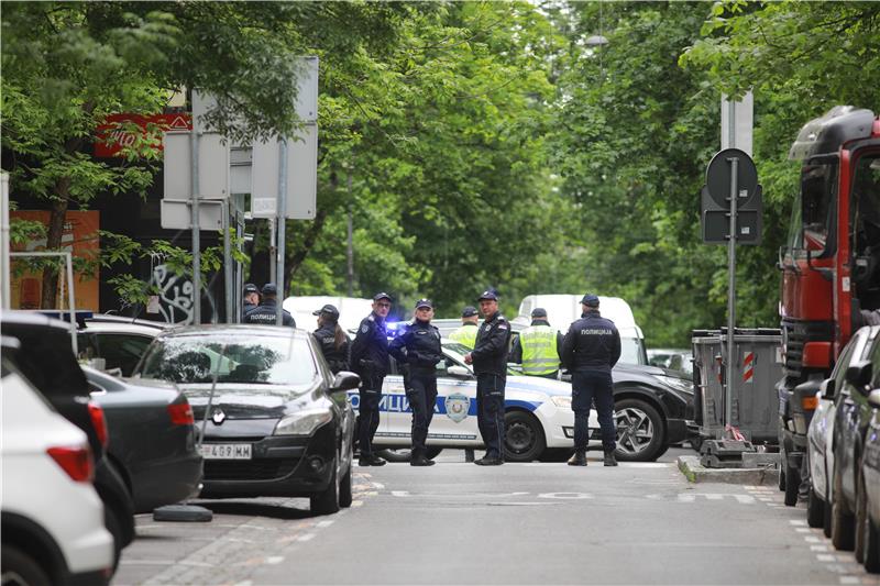 Beograd: Ubijeno osam učenika i djelatnik osiguranja u školi