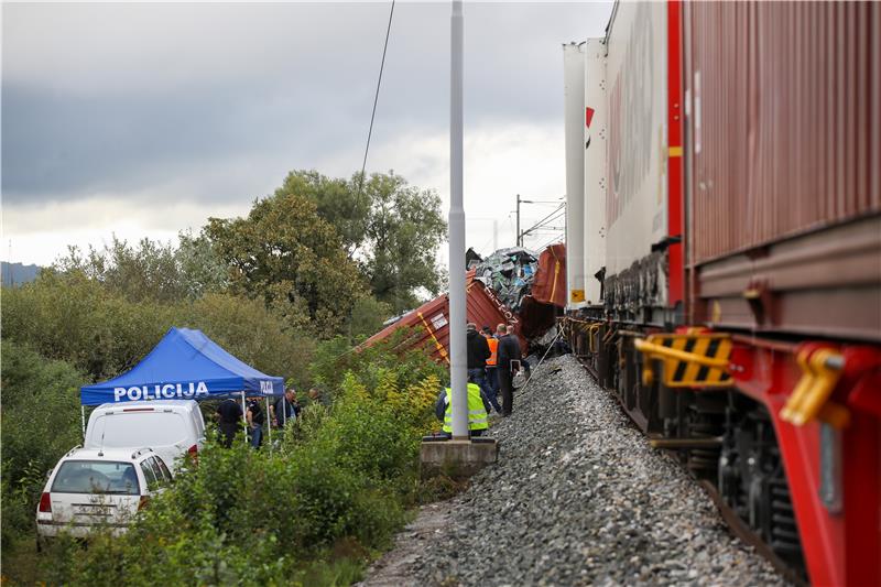 Passenger train engineman who died was to blame for accident near Okučani