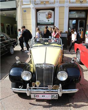 Rijeka: 27. međunarodni susret Oldtimer auto rally