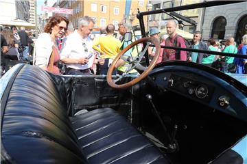 Rijeka: 27. međunarodni susret Oldtimer auto rally