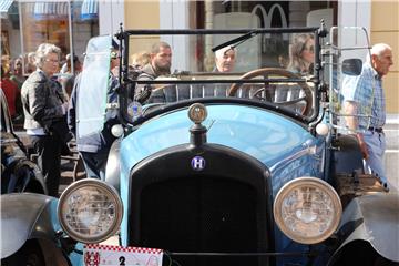 Rijeka: 27. međunarodni susret Oldtimer auto rally