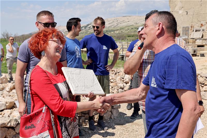 Pag: Dodjela UNESCO povelja nositeljima kulturnog dobra umijeća suhozidne gradnje