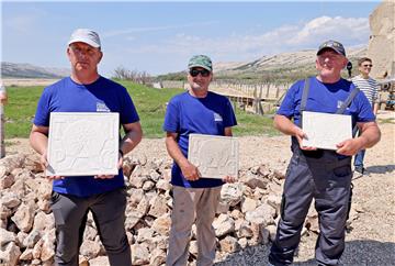 Pag: Dodjela UNESCO povelja nositeljima kulturnog dobra umijeća suhozidne gradnje