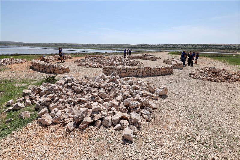 Pag: Dodjela UNESCO povelja nositeljima kulturnog dobra umijeća suhozidne gradnje