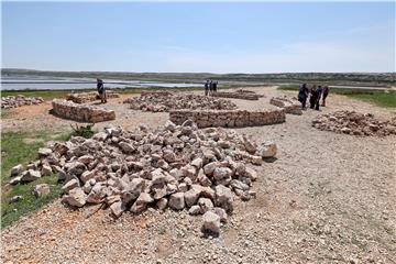 Pag: Dodjela UNESCO povelja nositeljima kulturnog dobra umijeća suhozidne gradnje