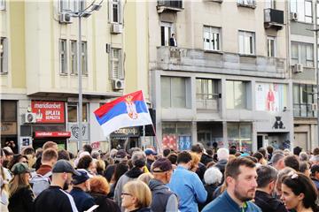 Deseci tisuća ljudi na prosvjedima u Beogradu i drugim gradovima u Srbiji