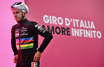 Giro: Groves pobjednik kaotične etape, Evenepoel dvaput padao