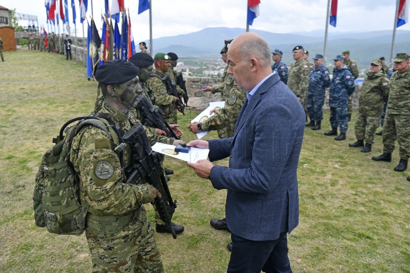 MORH: Polaznicima obuke Središta za razvoj vođa uručene diplome