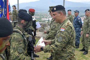 MORH: Polaznicima obuke Središta za razvoj vođa uručene diplome