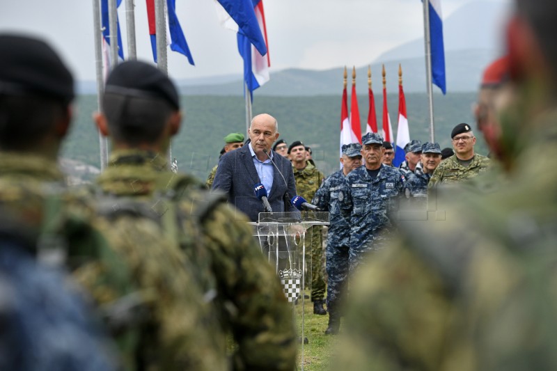 MORH: Polaznicima obuke Središta za razvoj vođa uručene diplome