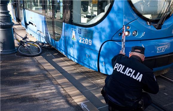 Pretukao vozačicu tramvaja koja je pomagala ozlijeđenoj pješakinji 