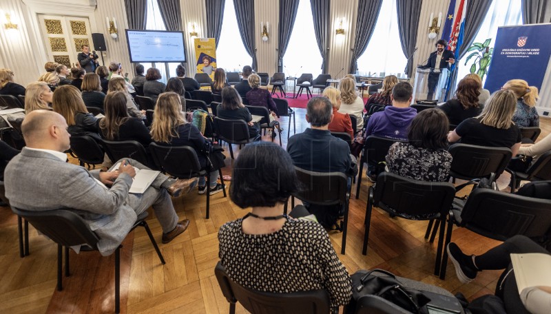 Panel rasprava "Mentalno zdravlje obitelji"