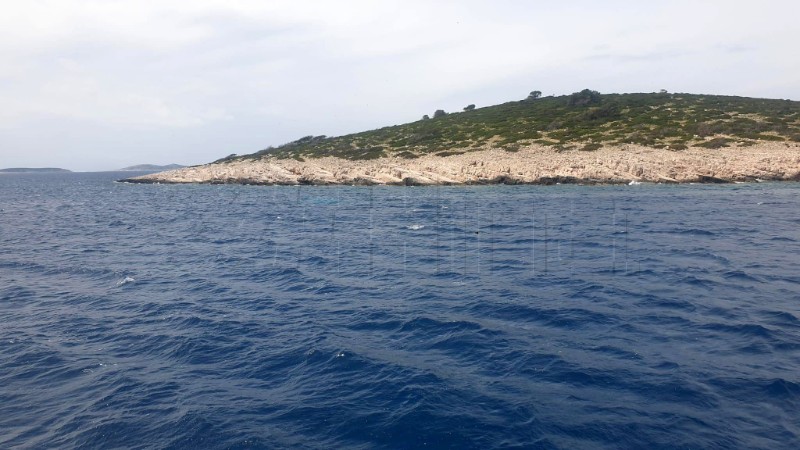 Potonula koćarica u  Zlarinskom kanalu, nema ozlijeđenih