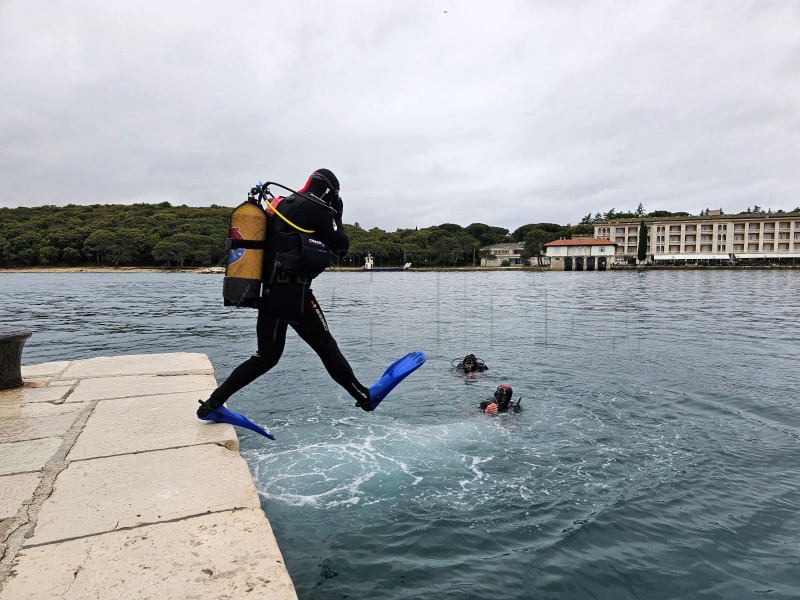 Hrvatski i slovenski ronioci čistili podmorje Velikog Brijuna