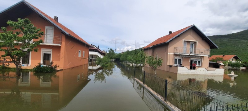 U Gračacu poplavljeno najmanje 59 kuća, ljudi na sigurnom