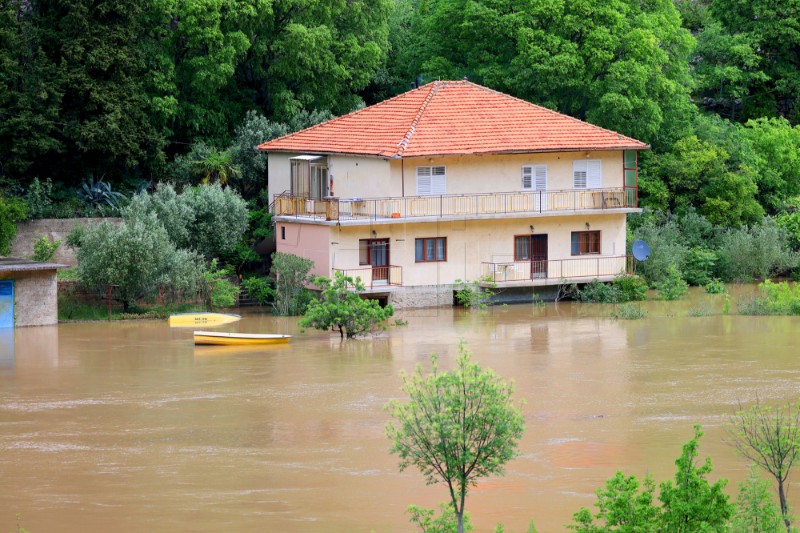 Razina poplave u Obrovcu za trećinu manja nego jučer