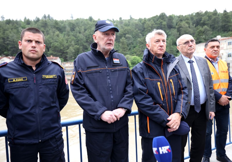 Božinović: Danas je u Obrovcu bolje stanje, pratimo situaciju