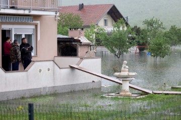 Gračac: Davor Božinović obišao poplavljena područja u Gračacu