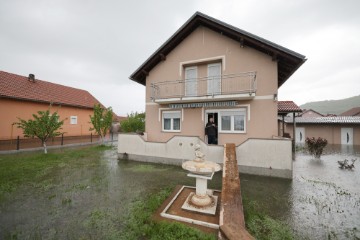 Gračac: Davor Božinović obišao poplavljena područja u Gračacu