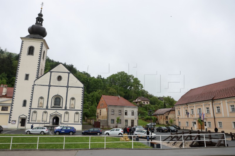 Medved i Banožić obišli poplavljeni dio Hrvatske Kostajnice