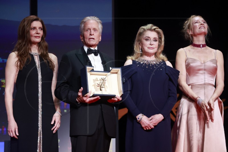 Otvoren filmski festival u Cannesu, Michael Douglas dobio počasnu Zlatnu palmu